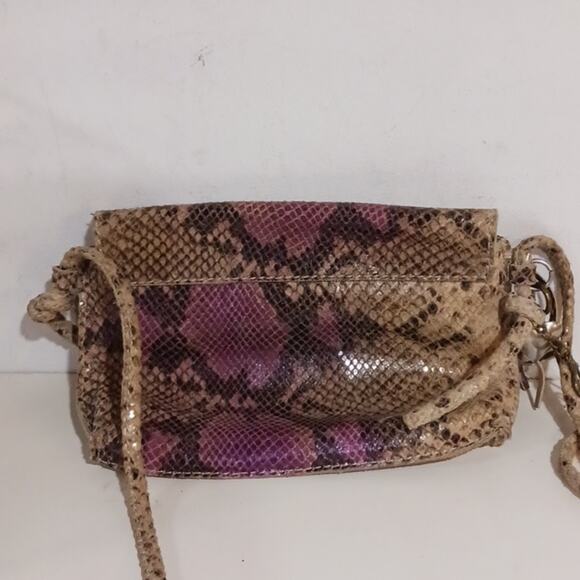 Rhythm & Rhyme metallic snake print fringe crossbody bag - Picture 2 of 8